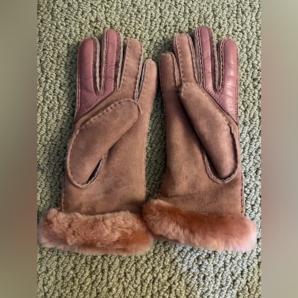 Ugg Genuine Shearling Tech Screen Compatible Glov… - image 3